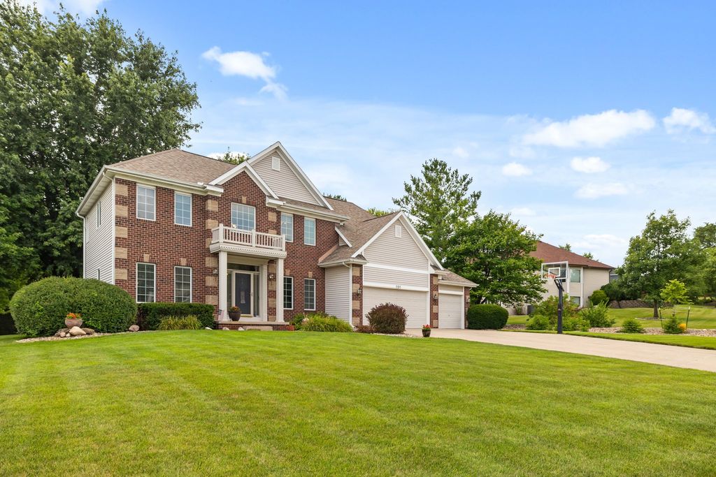 990 SE Westwoods Drive, Waukee, IA 50263
