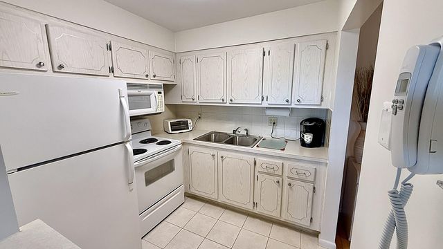 4014 Islewood D, Deerfield Beach, FL 33442