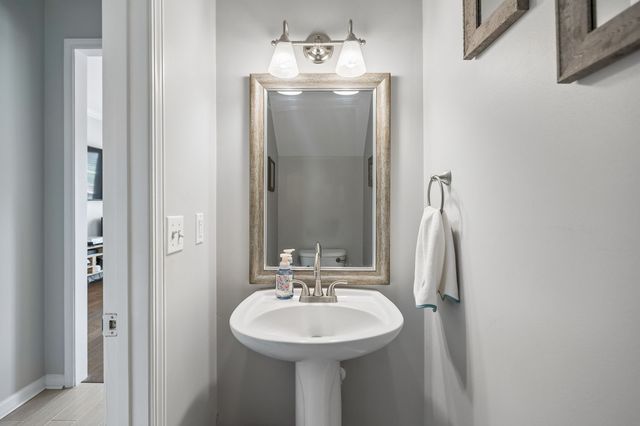 521 Old Towne Dr, Brentwood, TN 37027