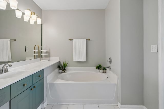 521 Old Towne Dr, Brentwood, TN 37027