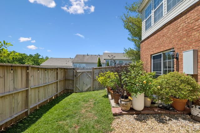 521 Old Towne Dr, Brentwood, TN 37027