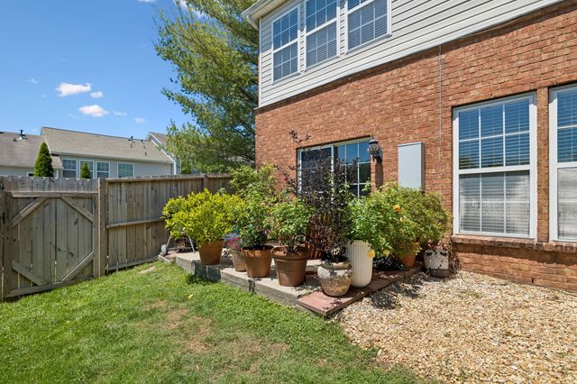 521 Old Towne Dr, Brentwood, TN 37027