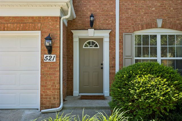 521 Old Towne Dr, Brentwood, TN 37027