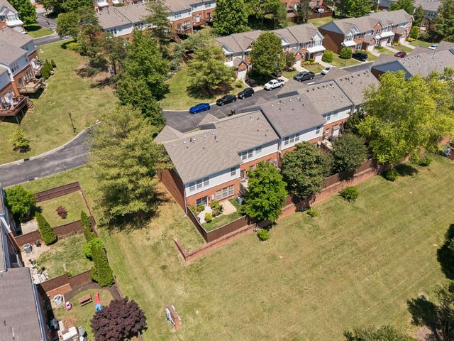 521 Old Towne Dr, Brentwood, TN 37027
