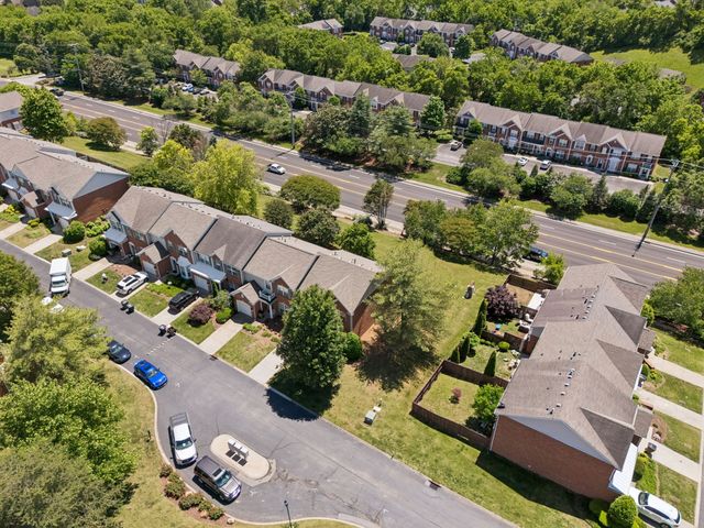521 Old Towne Dr, Brentwood, TN 37027