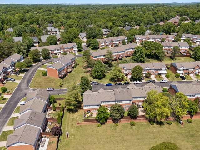 521 Old Towne Dr, Brentwood, TN 37027