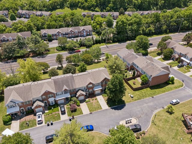 521 Old Towne Dr, Brentwood, TN 37027