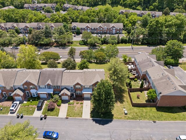 521 Old Towne Dr, Brentwood, TN 37027