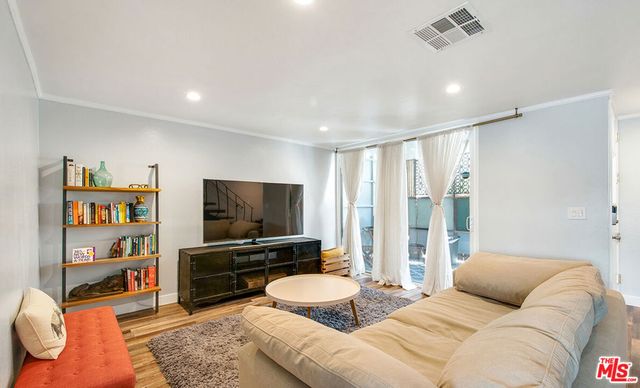 141 W Hillcrest Boulevard 2, Inglewood, CA 90301