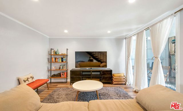 141 W Hillcrest Boulevard 2, Inglewood, CA 90301