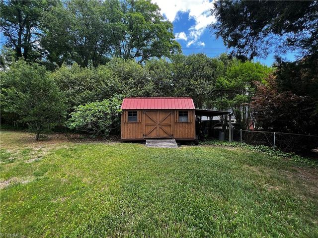 4506 Starmount Drive, Greensboro, NC 27410