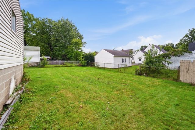 788 E Archwood Avenue, Akron, OH 44306