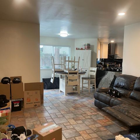 6605 Timber Cove Court, Bakersfield, CA 93307