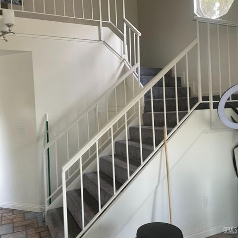 6605 Timber Cove Court, Bakersfield, CA 93307