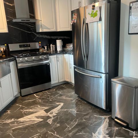 6605 Timber Cove Court, Bakersfield, CA 93307