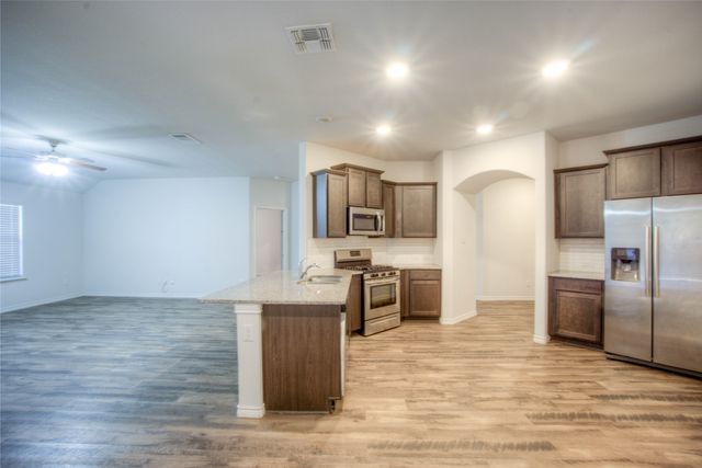 621 Jamestown Lane, Fate, TX 75189