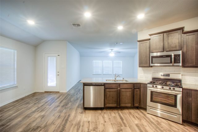 621 Jamestown Lane, Fate, TX 75189