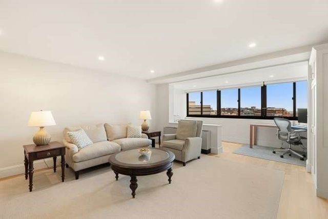 9 Hawthorne Pl 14H, Boston, MA 02114