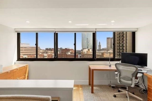 9 Hawthorne Pl 14H, Boston, MA 02114