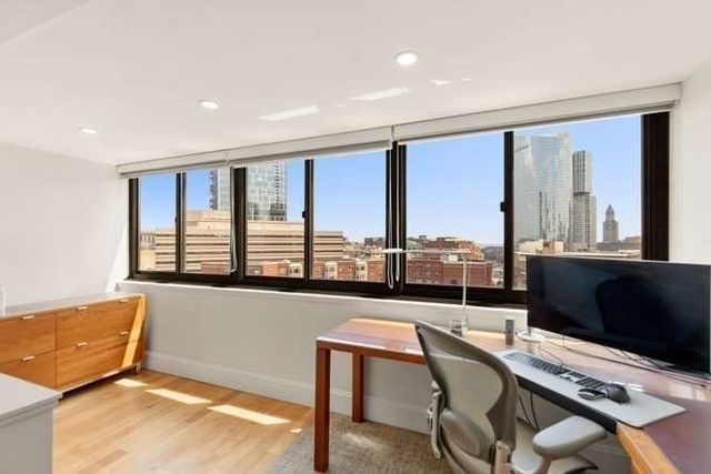 9 Hawthorne Pl 14H, Boston, MA 02114