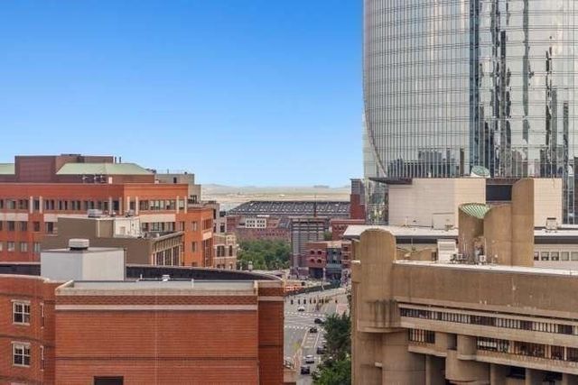 9 Hawthorne Pl 14H, Boston, MA 02114