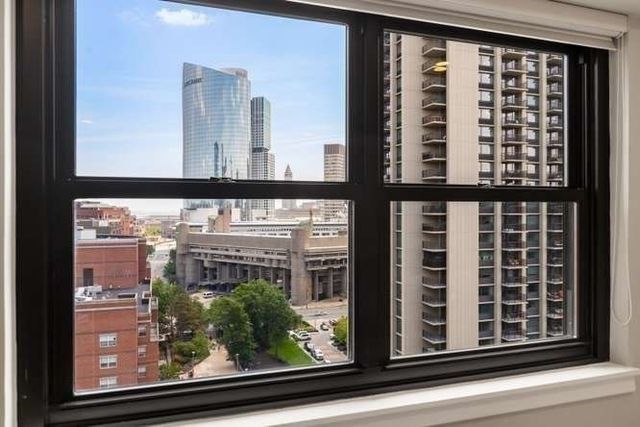 9 Hawthorne Pl 14H, Boston, MA 02114
