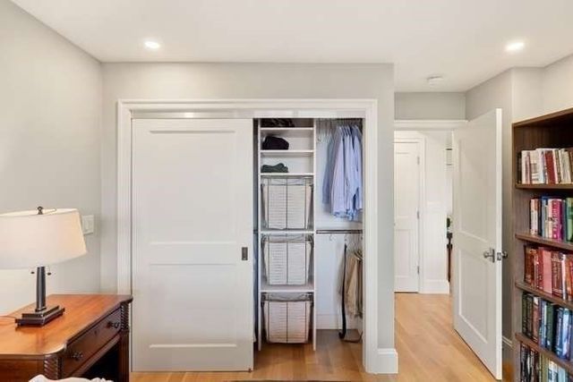 9 Hawthorne Pl 14H, Boston, MA 02114