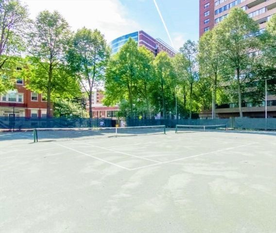 9 Hawthorne Pl 14H, Boston, MA 02114
