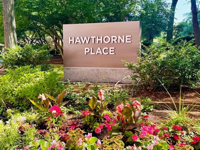 9 Hawthorne Pl 14H, Boston, MA 02114