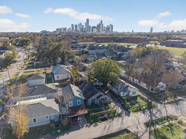 1222 Genova Street, Houston, TX 77009