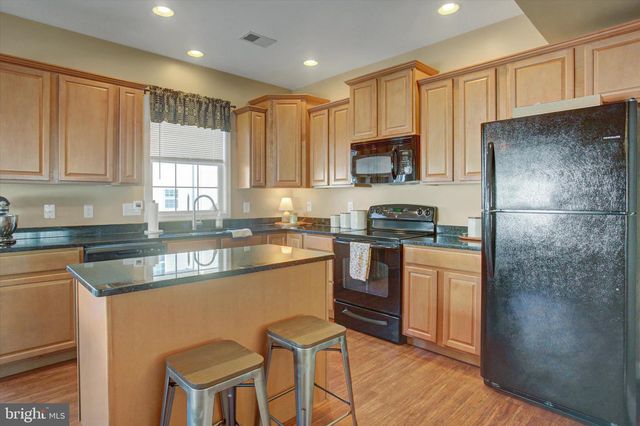 536 S CARLISLE ST, Greencastle, PA 17225