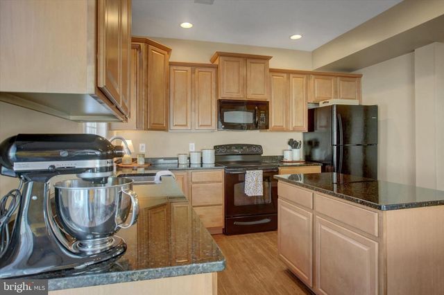 536 S CARLISLE ST, Greencastle, PA 17225