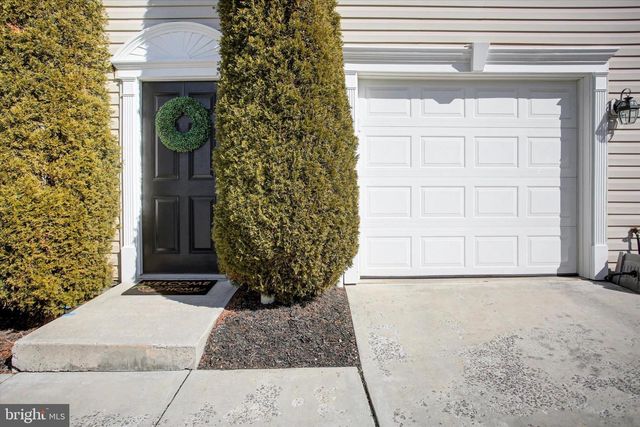 536 S CARLISLE ST, Greencastle, PA 17225