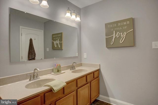 536 S CARLISLE ST, Greencastle, PA 17225