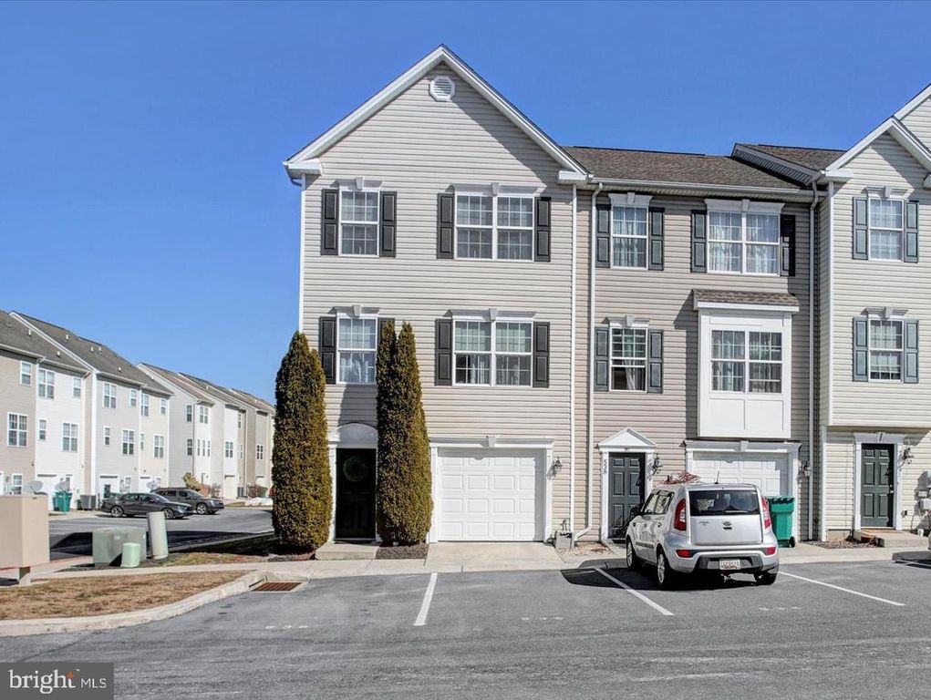 536 S CARLISLE ST, Greencastle, PA 17225