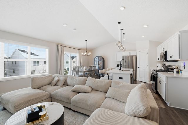 6886 102nd Street S, Cottage Grove, MN 55016