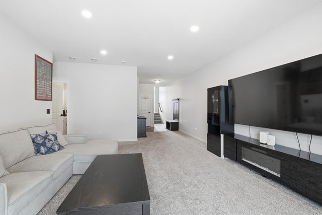 6886 102nd Street S, Cottage Grove, MN 55016