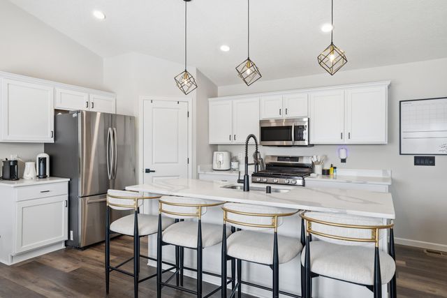 6886 102nd Street S, Cottage Grove, MN 55016