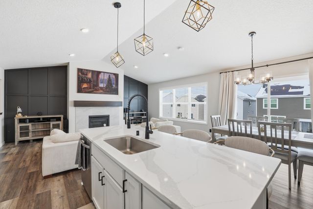 6886 102nd Street S, Cottage Grove, MN 55016