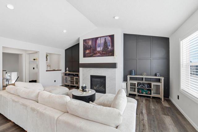 6886 102nd Street S, Cottage Grove, MN 55016