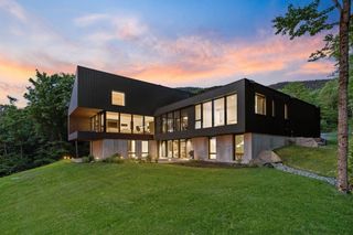 811 Bear Creek Lane, Waterbury, VT 05677