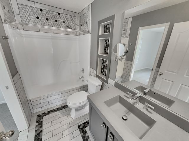 11987 Quarry Court, Fishers, IN 46037