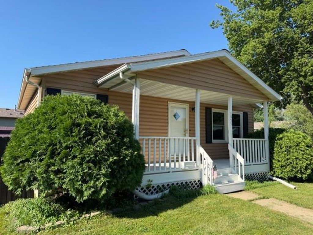 1855 S Village Drive SE, Rochester, MN 55904