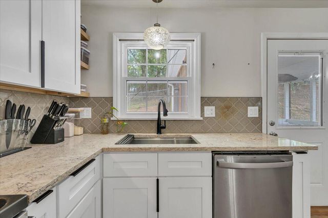 3030 Sedgefield RD SW, Roanoke, VA 24015
