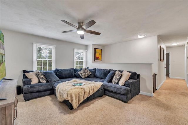 3030 Sedgefield RD SW, Roanoke, VA 24015
