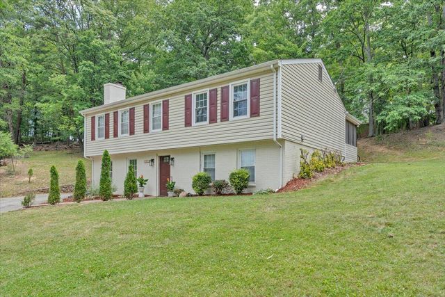 3030 Sedgefield RD SW, Roanoke, VA 24015