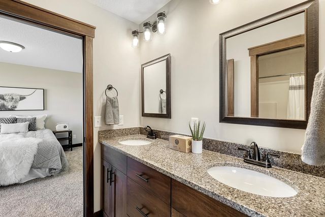 16123 Europa Avenue N, Hugo, MN 55038