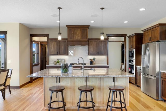 16123 Europa Avenue N, Hugo, MN 55038