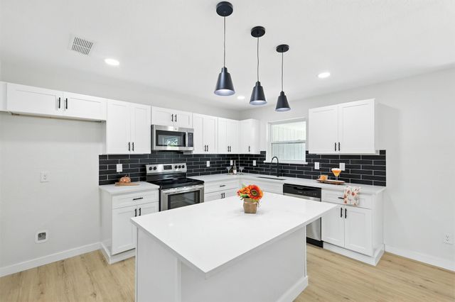 3011 Sunnybrook Lane, Arlington, TX 76014