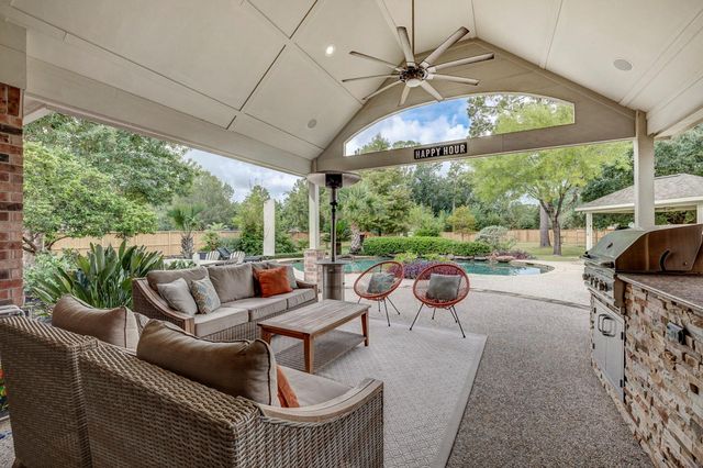 2600 Silverstone Way, Conroe, TX 77304